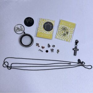 Origami Owl Large Floating Charm Locket Necklace Set NWOT Christmas Halloween